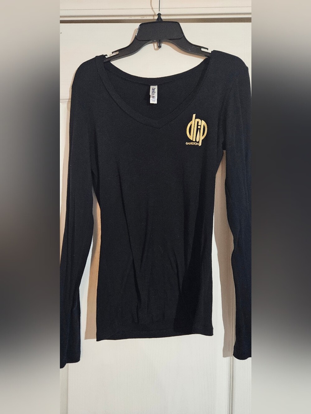 Women's Black Long Sleeve V-Neck Top With Drip Logo Size L